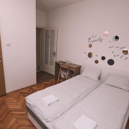 De Lux Apartment & Rooms Emilia Banja Luka Exterior photo