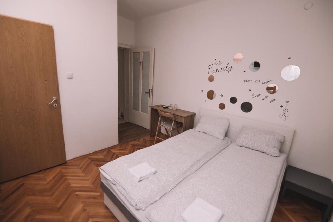 De Lux Apartment & Rooms Emilia Banja Luka Exterior photo